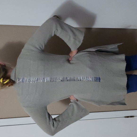 Chelsea & Violet Sweater - Picture 2 of 3